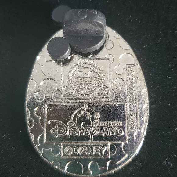 2 Disney Pins Donald Duck Upside Down Egg & Feet - Picture 4 of 6